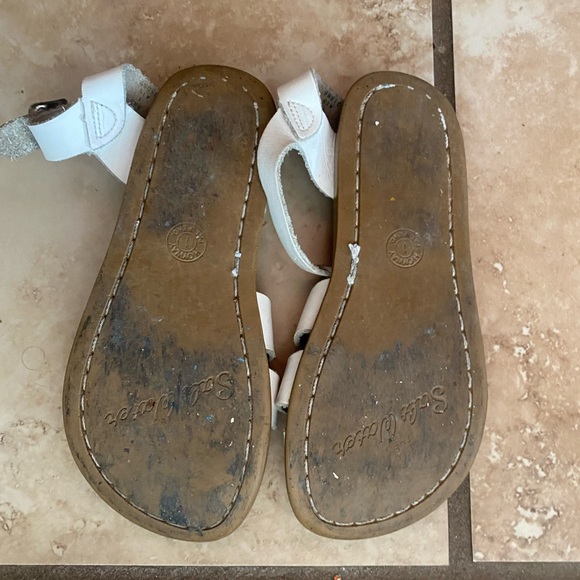 Salt Water Sandals - Little Kid Size 1 - Picture 3 of 11